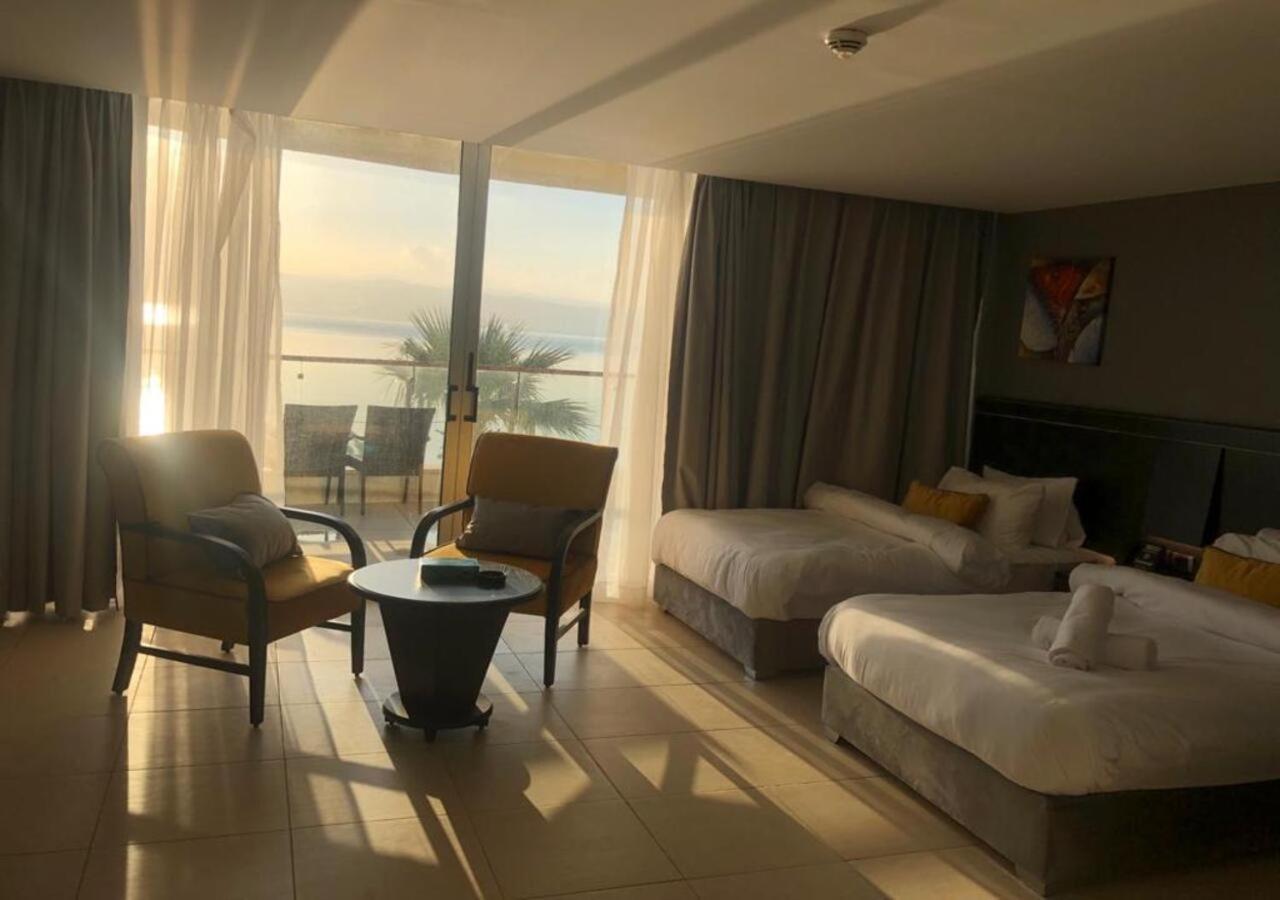 O Beach Hotel & Resort Sweimeh Esterno foto