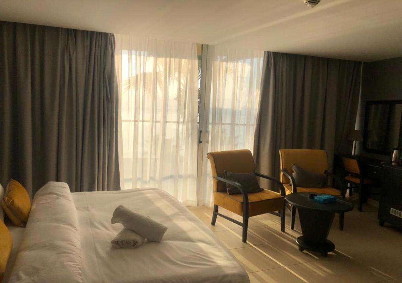 O Beach Hotel & Resort Sweimeh Esterno foto