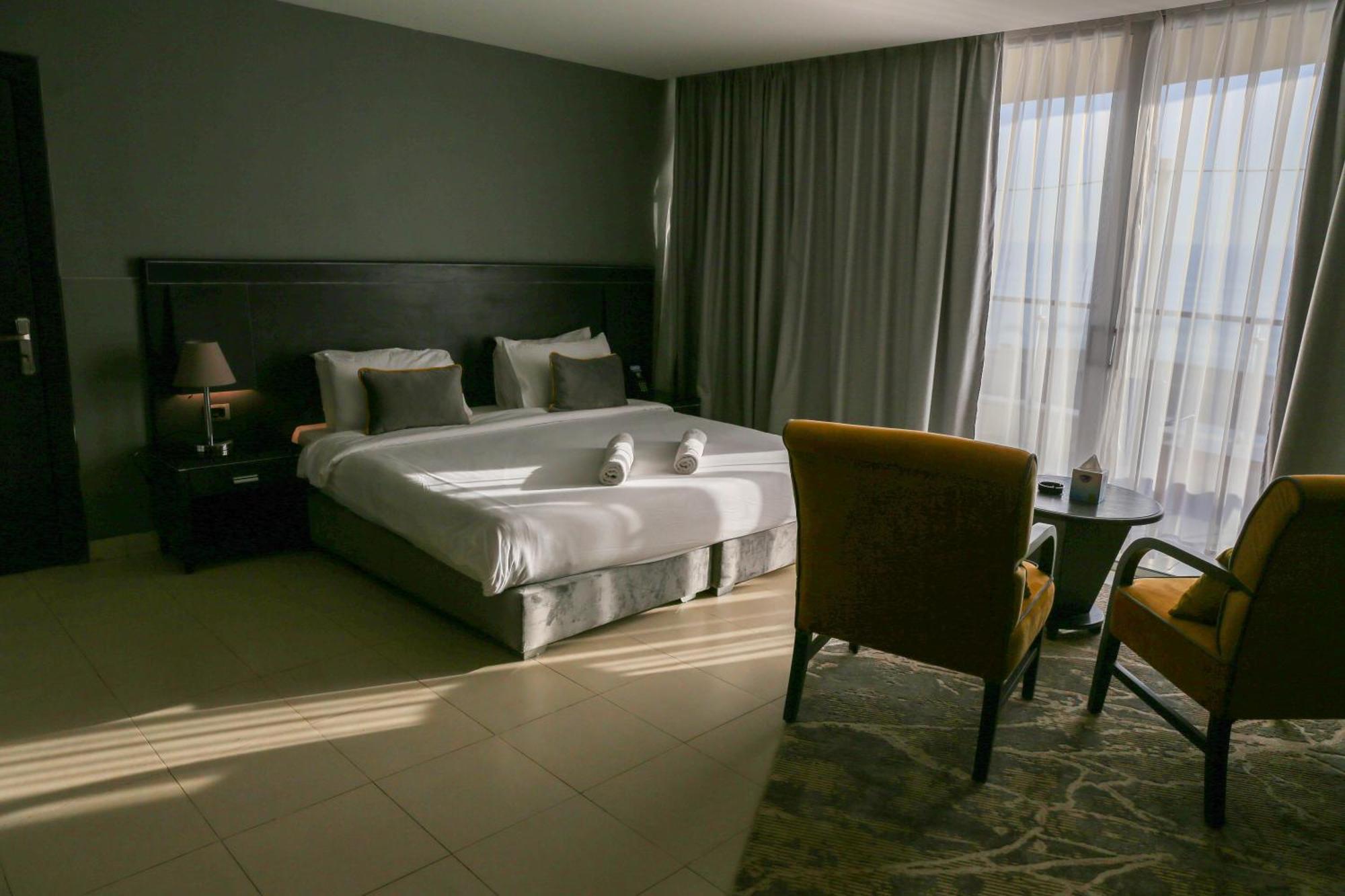 O Beach Hotel & Resort Sweimeh Esterno foto