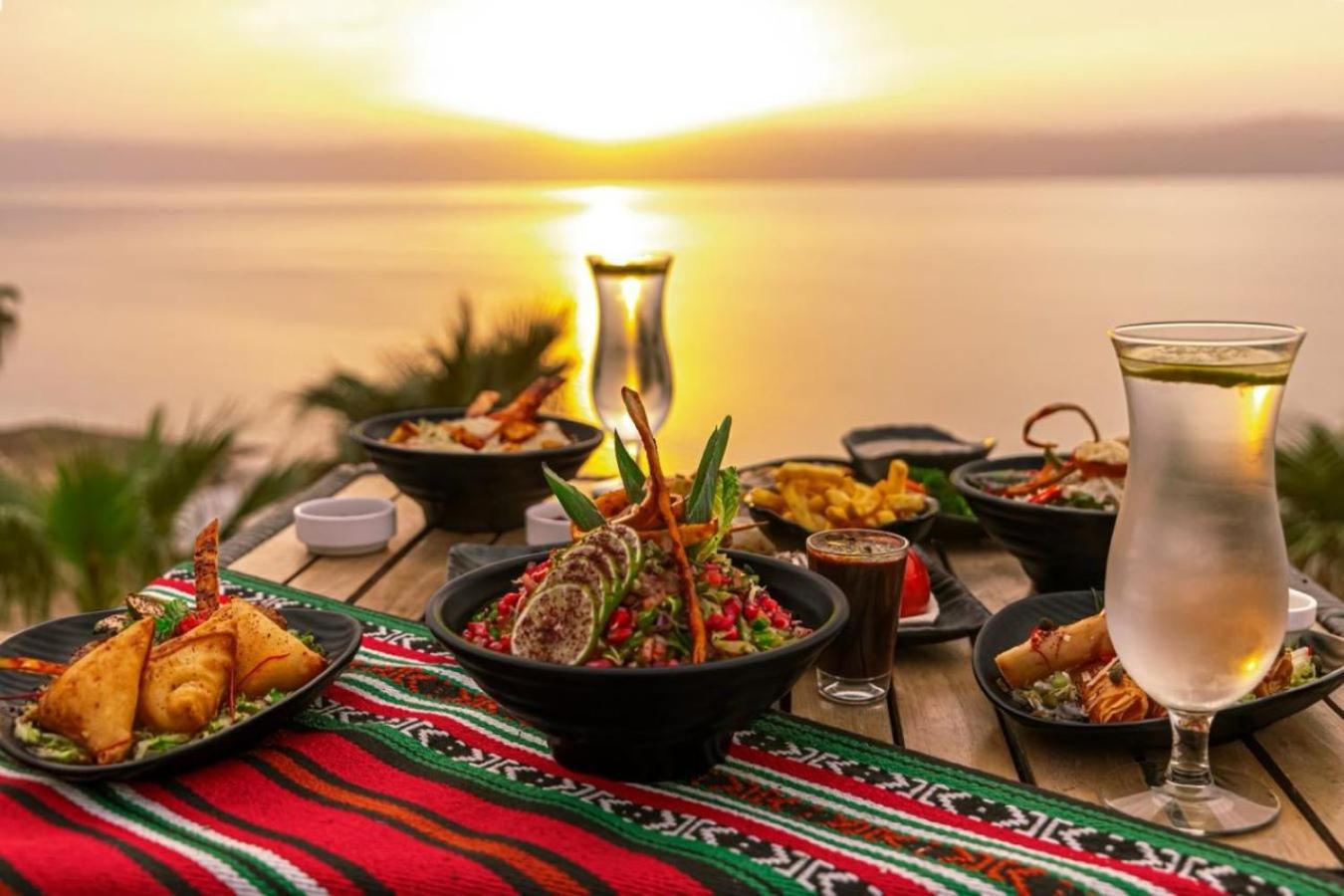 O Beach Hotel & Resort Sweimeh Esterno foto