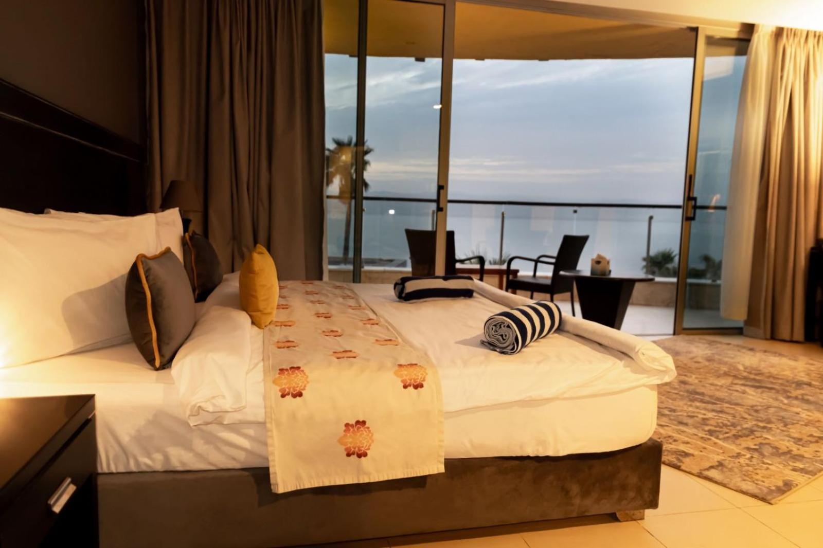 O Beach Hotel & Resort Sweimeh Esterno foto